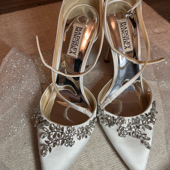 Badgley Mischka Satin d’Orsay Pumps - Picture 3 of 6